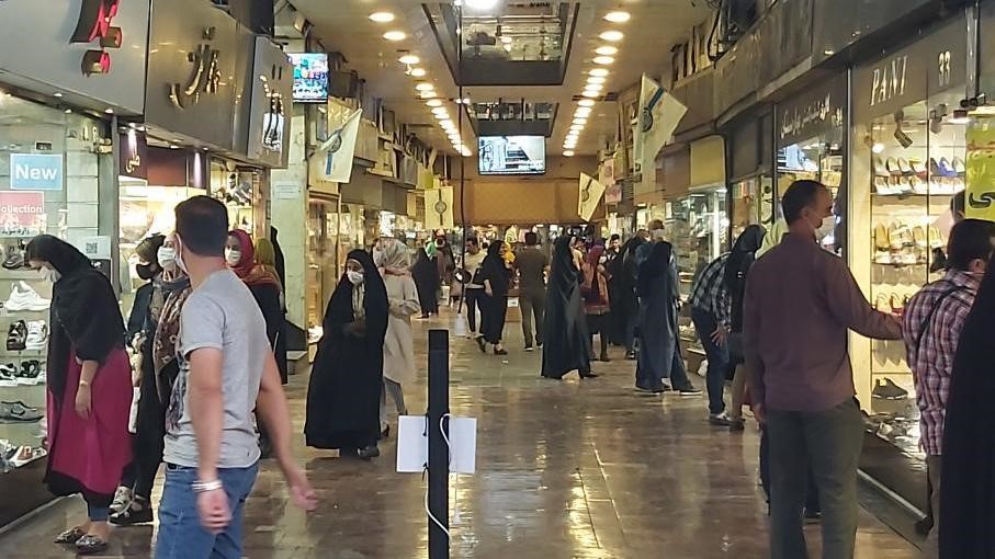 مراکز خرید و فروش مانتو عمده و پوشاک زنانه